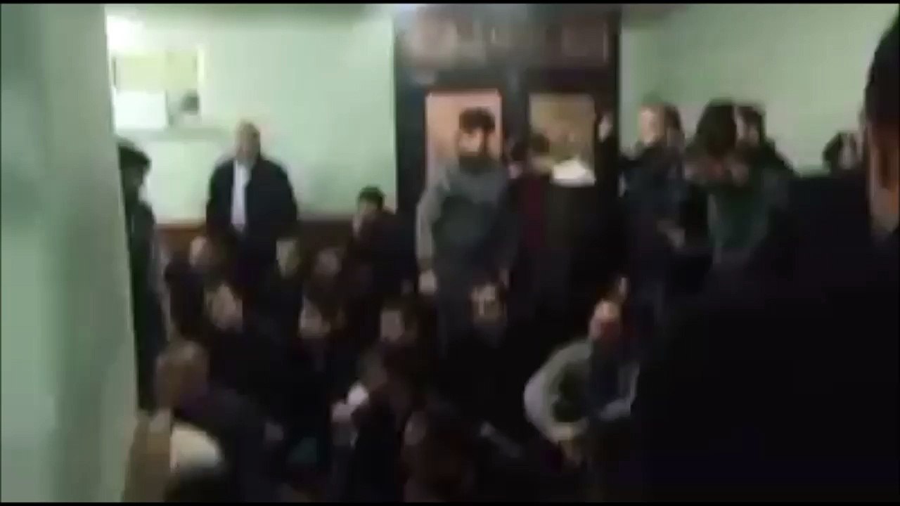 Cami Cemaatinin İmama Tepkisi