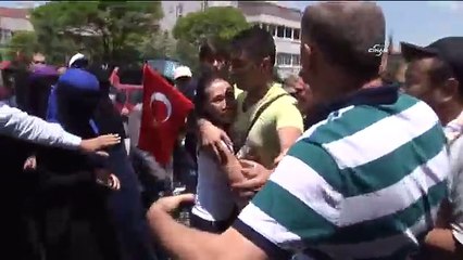 Çinli sanılan kadın turist tartaklandı