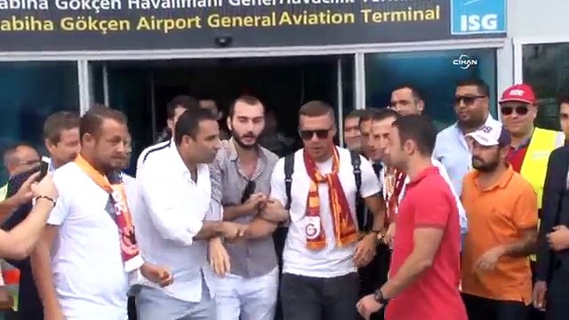 Lukas Podolski İstanbul'a geldi