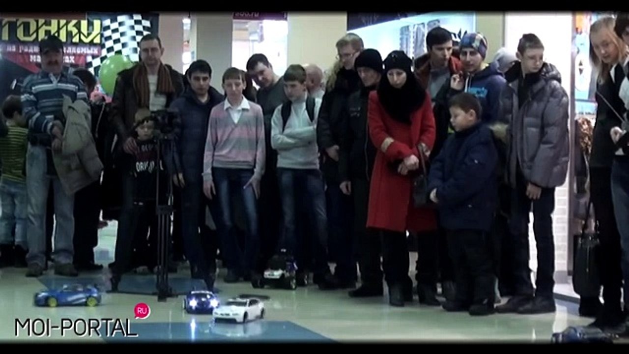 Гонки на радиоуправляемых машинках в ТРЦ Солнечный