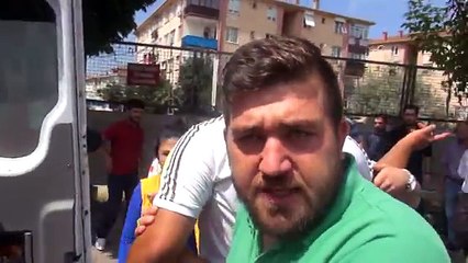 Polis, ceza yazdığı minibüs sürücüsünü bacağından vurdu