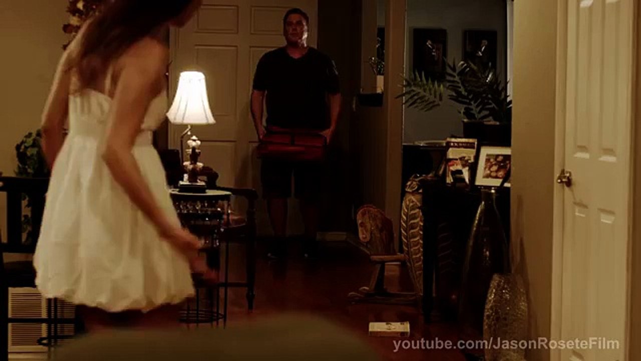 Dijital Tablo ile Yapılarak İnsanların Aklını Alan Paranormal Activity Şakası