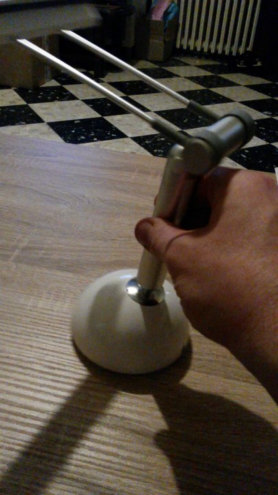 2 en 1 lampe de bureau sans fil à leds + support tablette - iClever