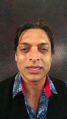 Shahrukh Khan is Kissing Shoaib Akhtar