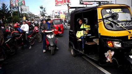 Guatemaltecos peregrinan a dos ruedas