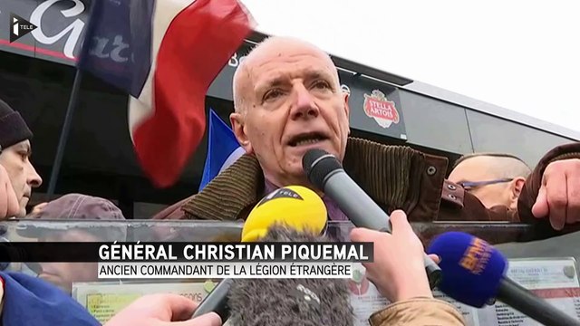 Rassemblement anti-migrants à Calais, une vingtaine d'interpellations dont un général