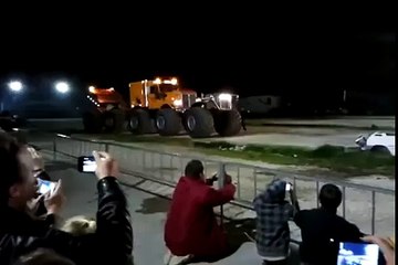 МЕГА МОНСТЕР БИГФУТ