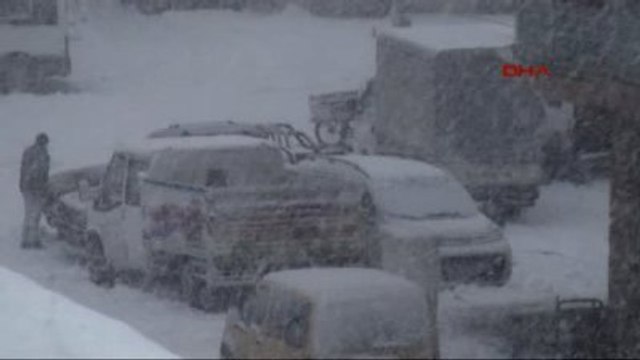 Yüksekova Bitlis ve Yüksekova'da da Kar Etkili Oldu