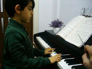 PİYANO DERSİ- MEDARMONİ SANAT AKADEMİSİ-www.medarmonisanat.com