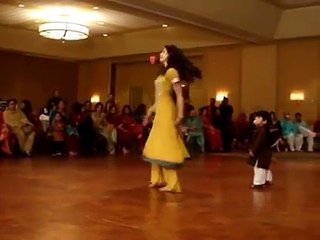 Asna's Mehndi Dance , Best ever dance