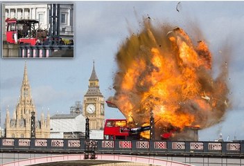 L'explosion "prévue" d'un bus au cœur de Londres