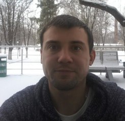 Артем Николенко. Спасая женщину, пострадал от поезда
