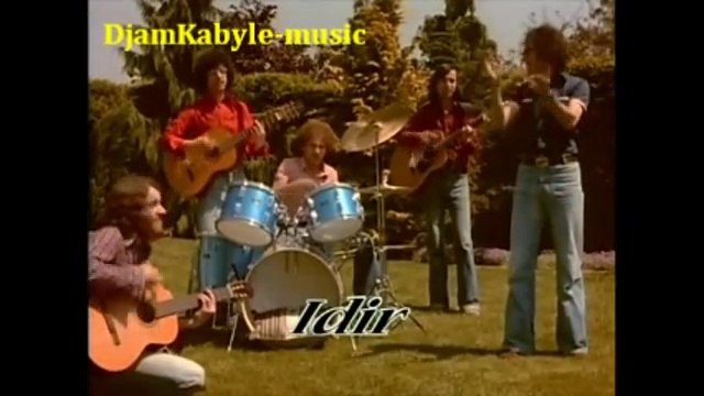 IDIR- Azwaw (Clip scopitone 1975 ) avec Arezki Baroudi & Hachemi Bellali