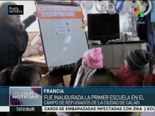 Francia: inauguran escuela en el campo de refugiados de Calais