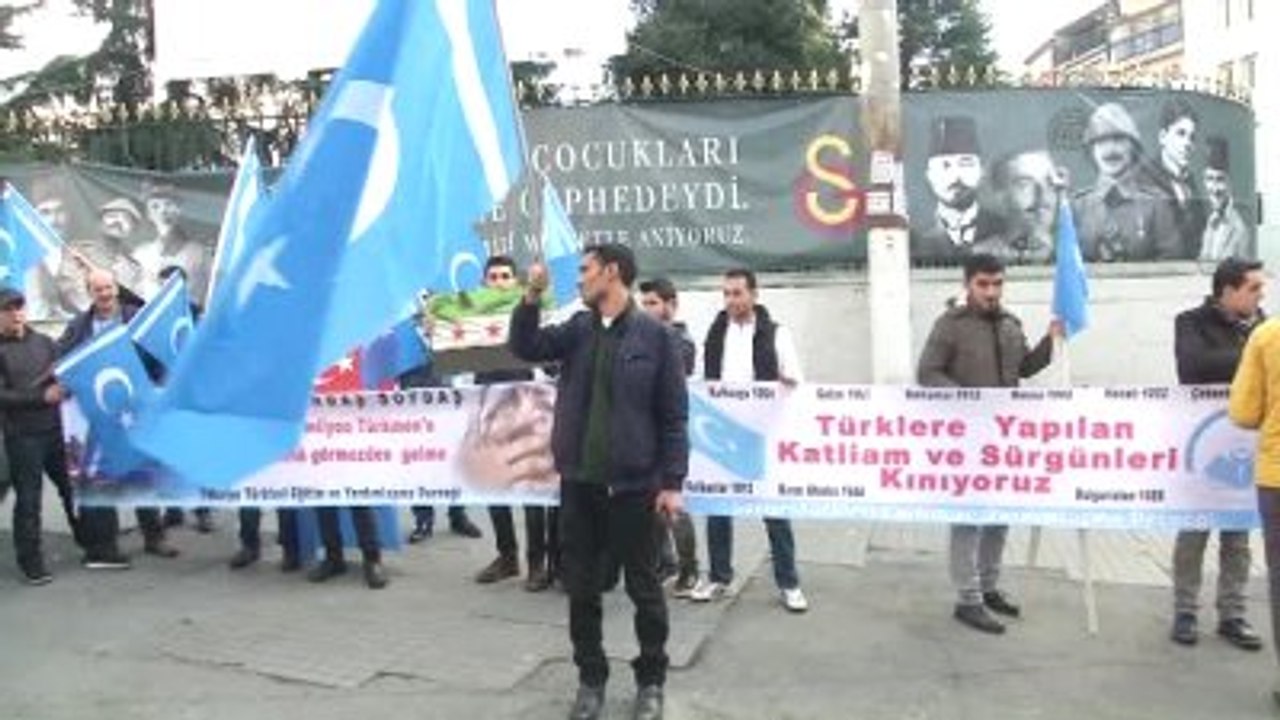 Beyoğlu'nda "Türkmen Katliamı" Protesto Edildi