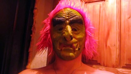 Попытка напугать ротвейлера)