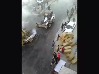 ارتطام دراجة نارية بفتاة