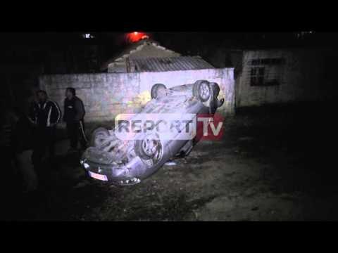 Report TV - Aksident në Fier – Kraps, mjeti bie në shinat e trenit, plagoset shoferi