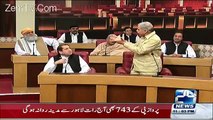 Assembly Mien Jasahn Manane Par Imran Khan Ne Nawaz Sharif Ke Saath Kia Kiya