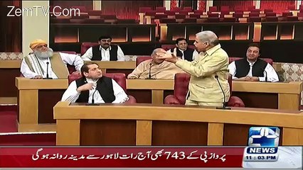 Assembly Mien Jasahn Manane Par Imran Khan Ne Nawaz Sharif Ke Saath Kia Kiya