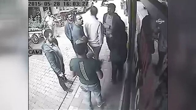 Esnafa polis dayağı güvenlik kamerasında