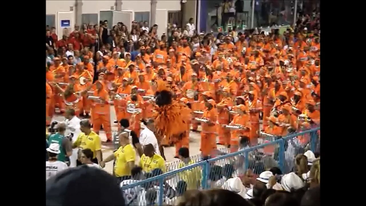 a Diva Paolla Oliveira  arrasando muito no desfile da Grande Rio de 2010, Ninguém domina a #Sapucai como nossa rainha !!