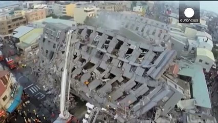 Plusieurs immeubles s'effondrent lors d'un séisme à Taïwan