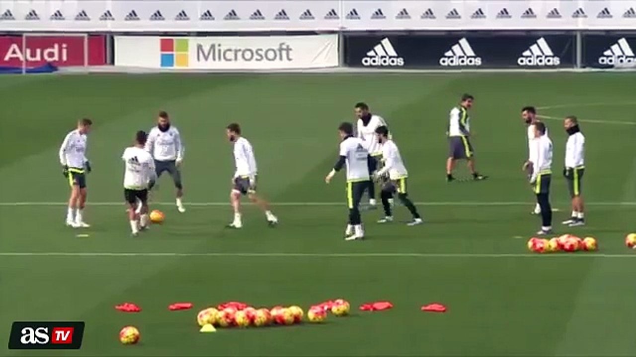 Toni Kroos pulls off stunning back-heel nutmeg, Real Madrid players celebrate