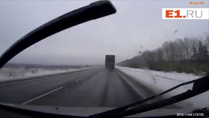 CHOQUE MÚLTIPLE DE CAMIONES (720p)