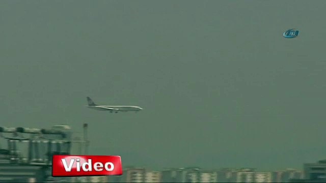 Kuşlar uçuş trafiğini alt üst etti