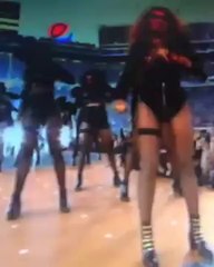Beyoncé Live Performances @ Super Bowl 50 ( She Almost Fell & Does Milly) -
