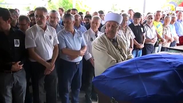 Avukatın cenaze namazını kıldıran imam gözyaşlarına hakim olamadı
