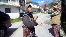 Engelli kızıyla yaşayan kadın yetim hakkı diye devlet yardımı kabul etmiyor