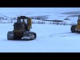 Как уходят под лед трактора и машины