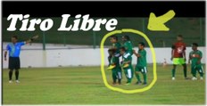 El Equipo de Futbol de Jugadores mas Pequeños del Mundo - dwarves playing soccer