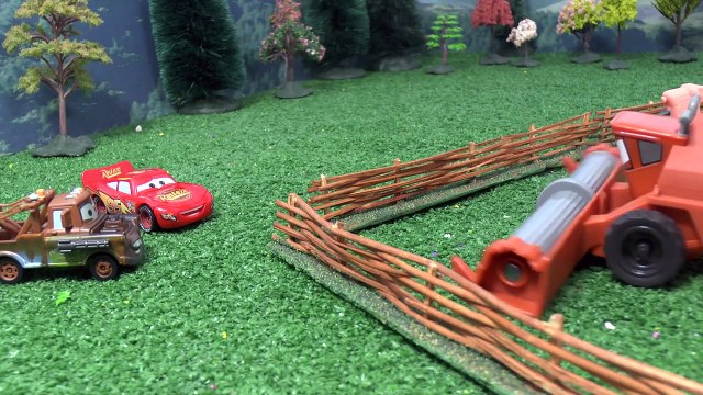 CARS Escape From Frank Toy Story & Funny Tractor Tipping Play Doh Fun Kids Toys Unboxing P