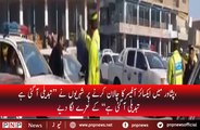 Peshawar Traffic Warden Fined Excise Officer's vehicle & people Started chanting| PNPNews.net