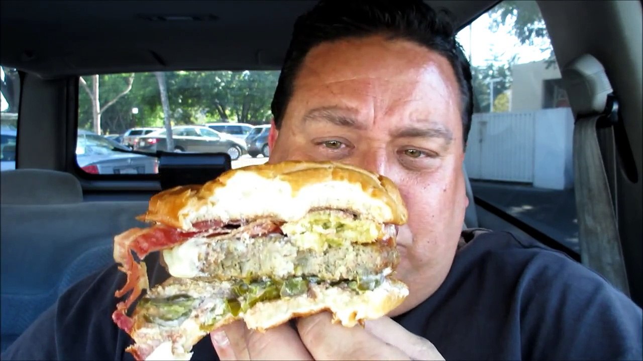 Devilishly Demonic! Carls Jr. El Diablo Thickburger!