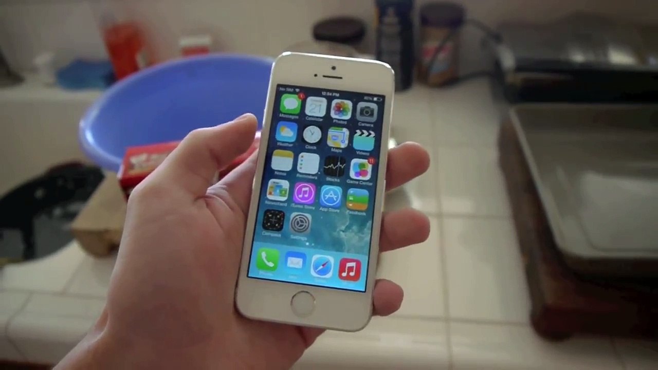 iPhone 5S Baked In Cake - Will it Survive?