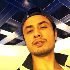 Ali Zafar singing the Islamabad United song
