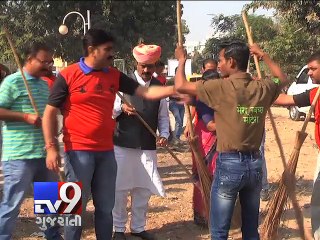 Ahmedabad Mayor wields the broom but in clean area - Tv9 Gujarati