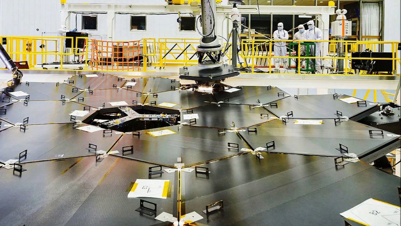 NASA termina montaje del espejo del telescopio espacial James Webb