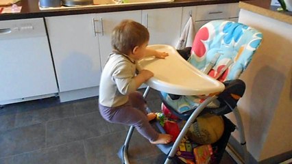 FUNNY AMAZING CLIMB BABY GIRL 16 MONTHS