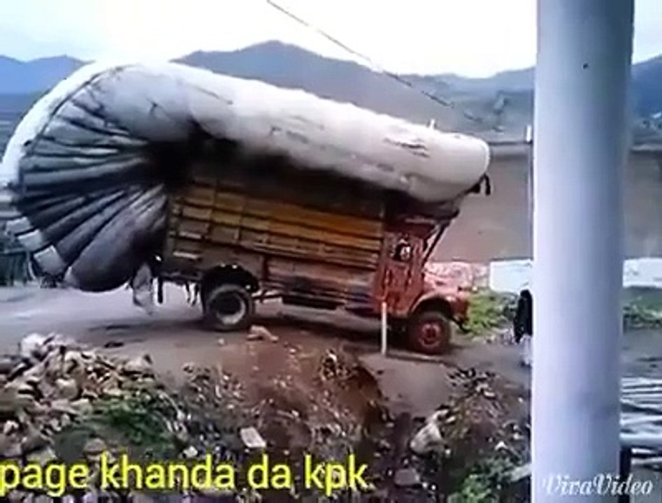 Truck falls off a cliff in Pakistan - Road Accidents in Pakistan