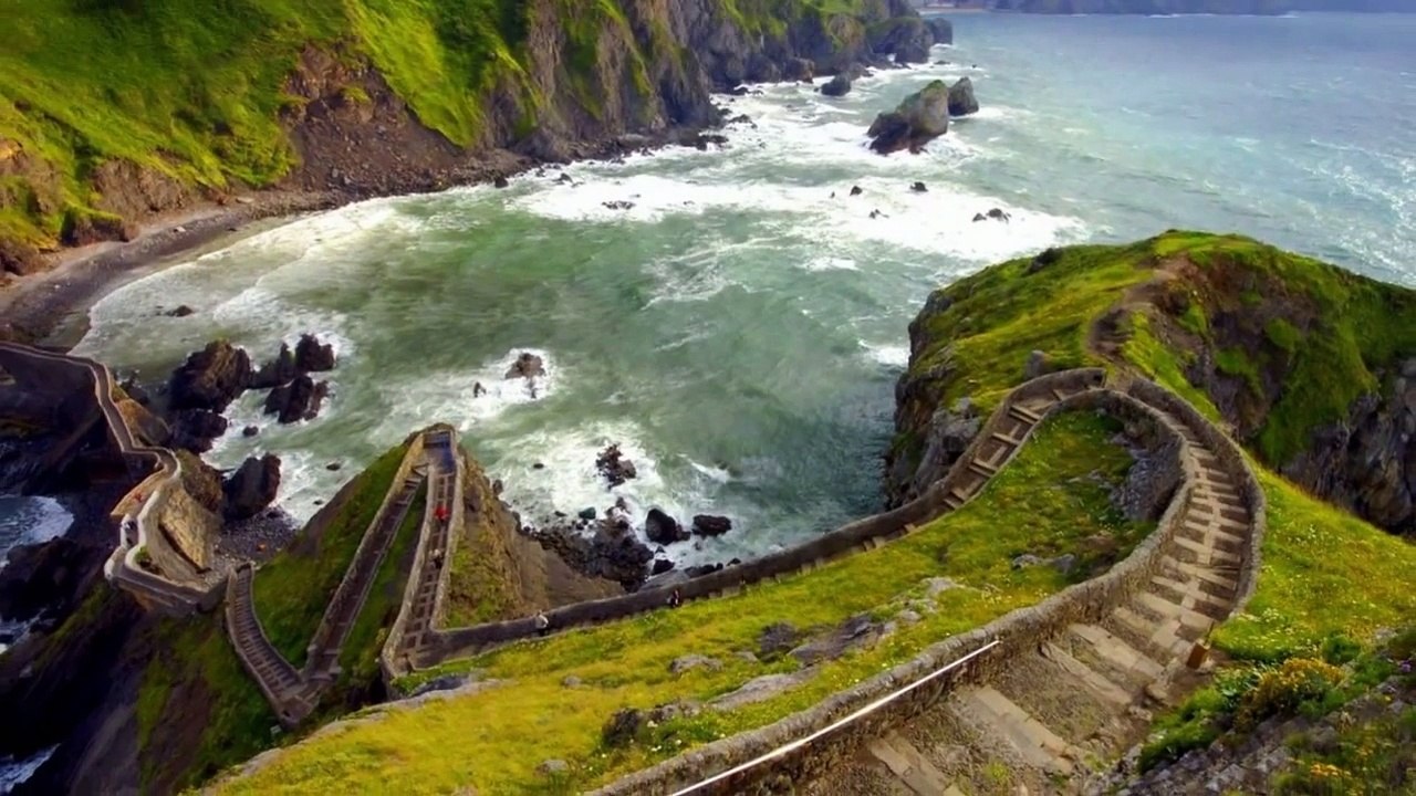 Top 10 Most Stunning Staircases In The World