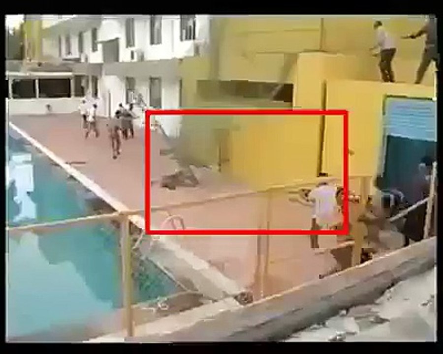 Un léopard attaque une école en Inde et fait si...