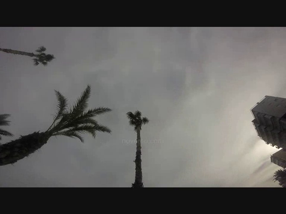 Plage été soleil - Une plage isolée ?