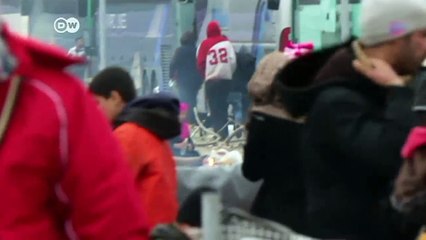 Thousands stranded at Greece-Macedonia border | DW News