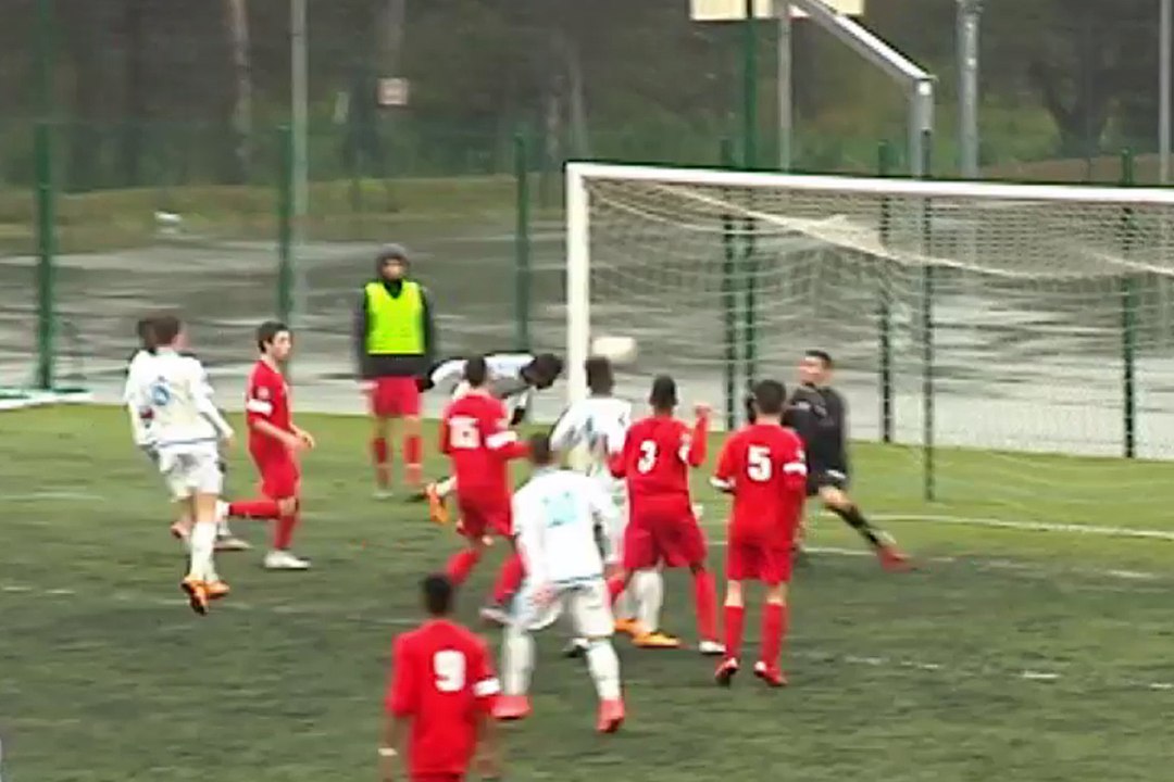 U17 National - Fréjus Saint-Raphaël 2-3 OM : le but de Raouf Mroivili (58e)