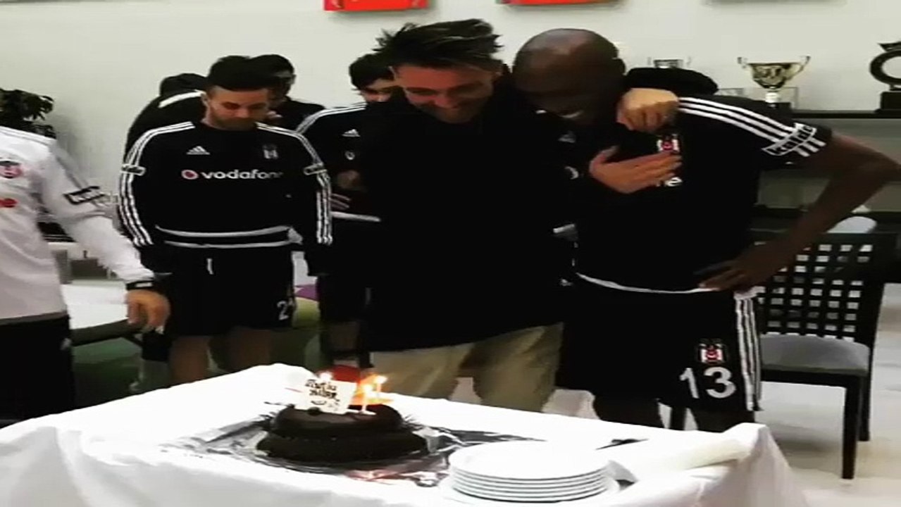 Ersan Atiba'ya pasta yedirdi!